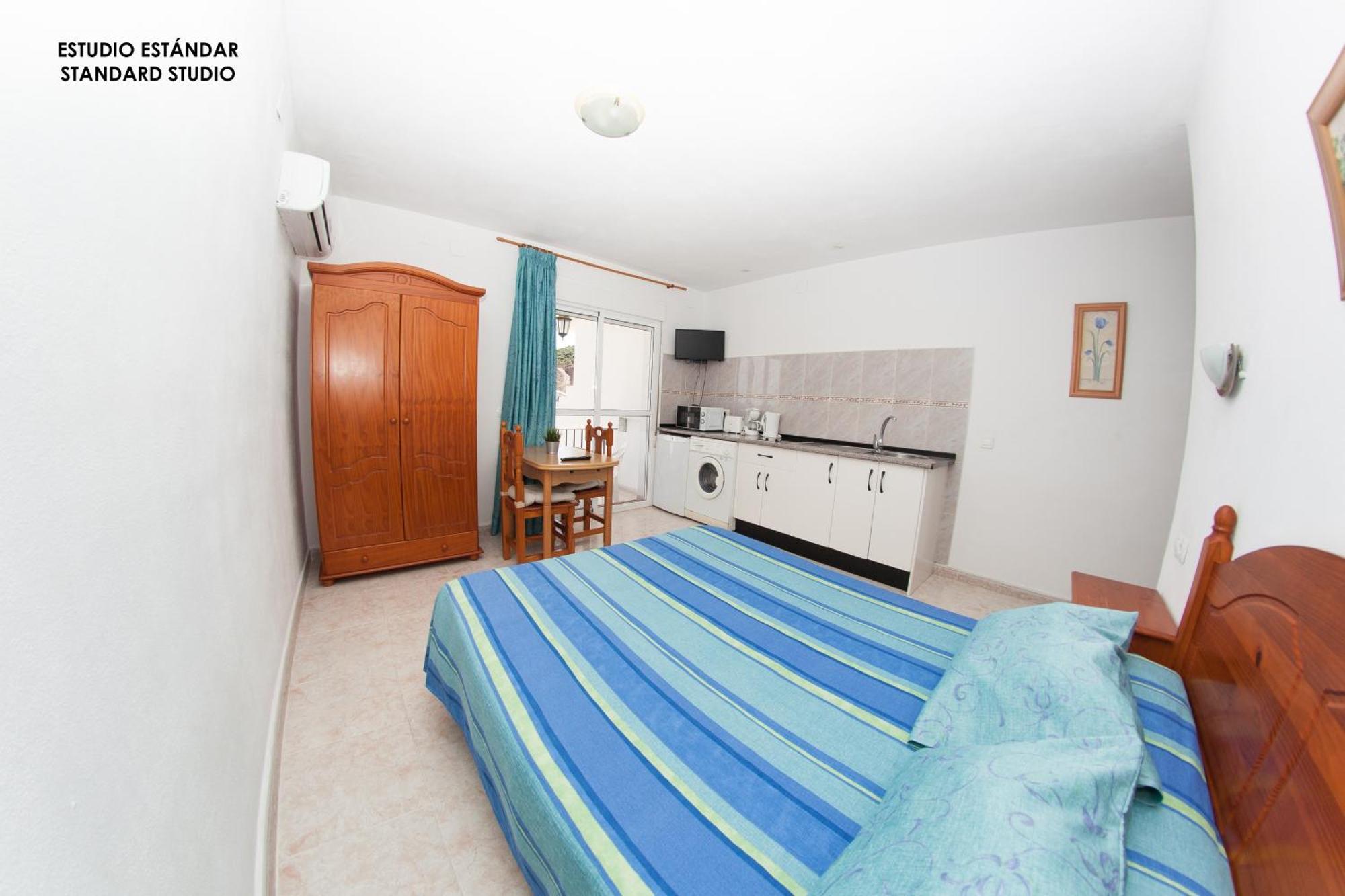 Apartamentos Rurales Santos Benajarafe Zimmer foto