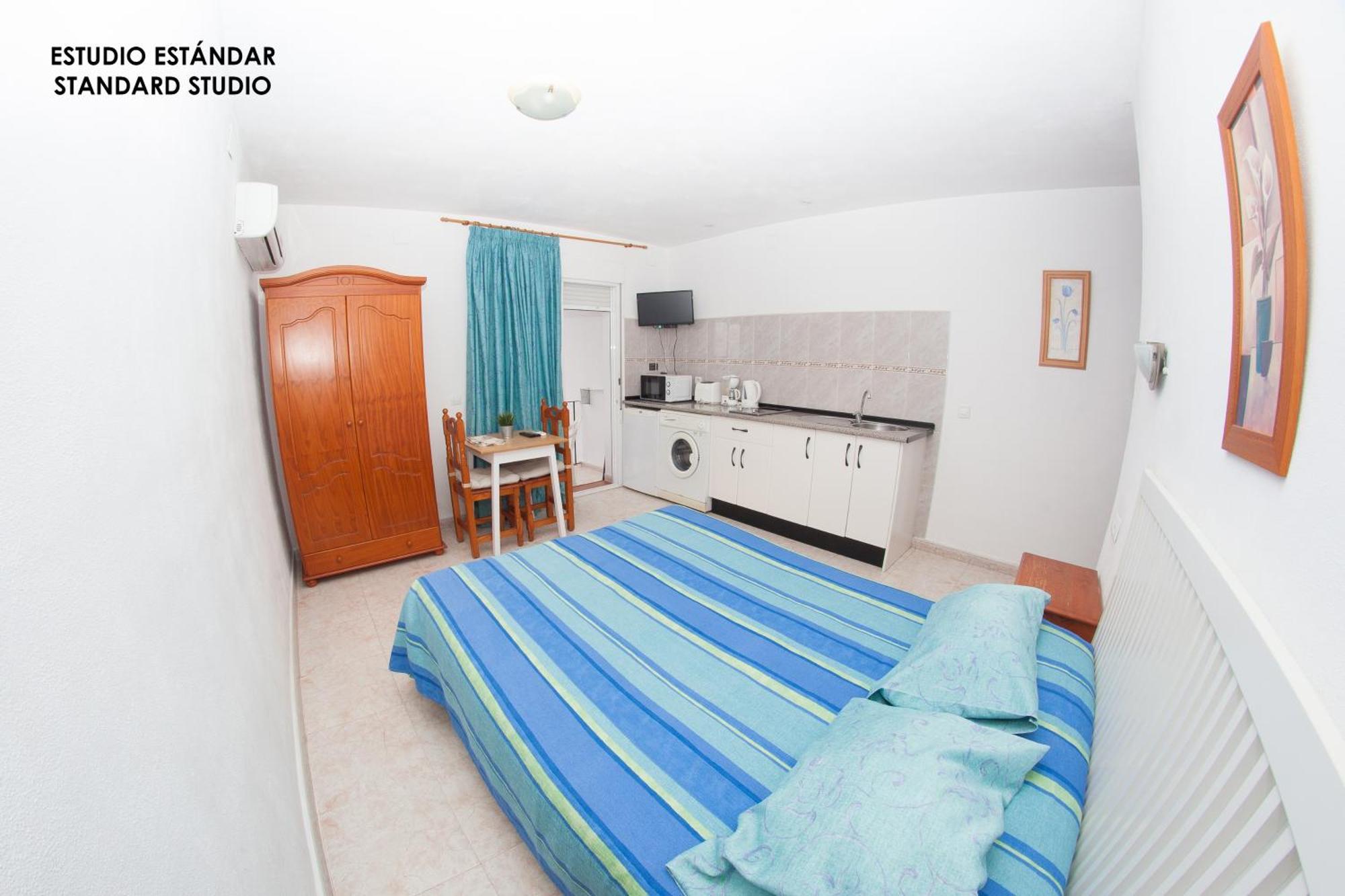 Apartamentos Rurales Santos Benajarafe Zimmer foto